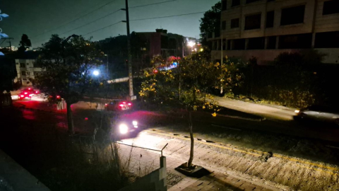 Una calle de Guayaquil durante un corte de luz