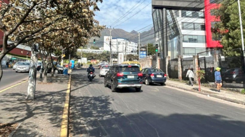 Vehículos cuyas placas terminan en 5 y 6 no podrán circular este 12 de noviembre en Quito, por el Pico y Placa.