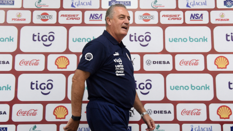 Gustavo Alfaro, durante una rueda de prensa de la selección de Paraguay, el 13 de noviembre de 2024.