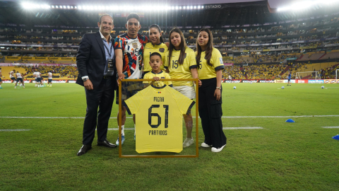 La Federación Ecuatoriana de Fútbol (FEF) rindió homenaje a Ángel Mena, antes del partido entre Ecuador y Bolivia, el 14 de noviembre de 2024.