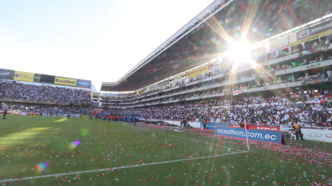 El estadio Rodrigo Paz Delgado, de Liga de Quito, durante un partido de LigaPro el 9 de noviembre de 2024.