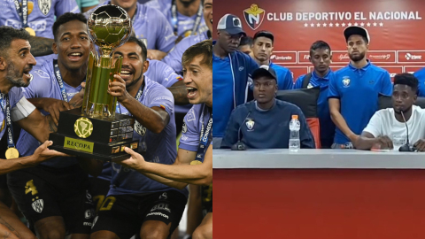 De un lado, los jugadores de IDV festejan el título de la Recopa Sudamericana, del otro, el plantel de El Nacional reclama sueldos pendientes.