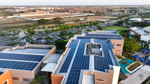 Paneles solares instalados en ECOTEC.