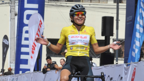 Esther Galarza, bicampeona de la Vuelta Ciclística Femenina al Ecuador, 24 de noviembre de 2024.