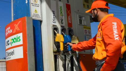 Estación de combustible en Cuenca. La Asociación de Distribuidores de Gasolina del Azuay aseguró este 25 de noviembre que no hay diésel en las estaciones.