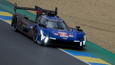 Un automóvil de Cadillac, durante las 24 Horas de Le Mans, en Francia, el 16 de junio de 2024.