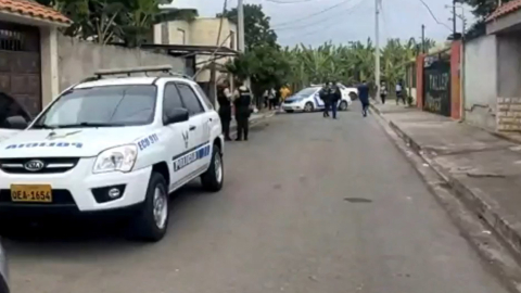 Policía toma procedimiento de un crimen registrado en Machala este lunes 25 de noviembre de 2024.