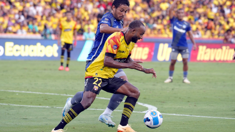 Clásico del Astillero entre Barcelona y Emelec por la LigaPro, disputado el 20 de octubre de 2024, en el estadio Banco Pichincha.