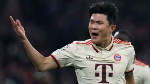 El defensa surcoreano del Bayern Munich, Kim Min-Jae, celebra después de marcar ante el PSG en la Fecha 5 de la Champions League, el 26 de noviembre de 2024.