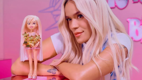 Imagen de Karol G con la muñeca Bratz denominada "Bichota", el 25 de noviembre de 2024.