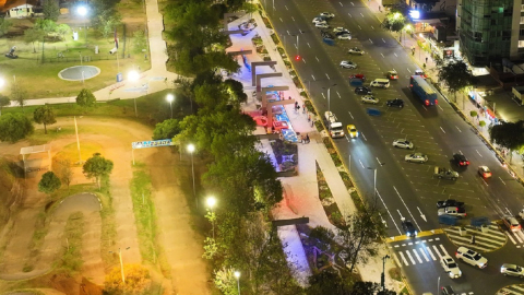 Vista aérea del bulevar de la avenida De los Shyris, inaugurada la noche de este 4 de diciembre de 2024.