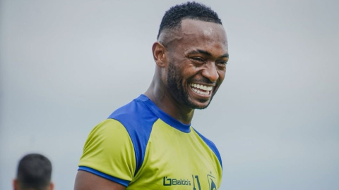 El jugador Pedro Pablo Perlaza durante uno de los entrenamientos con Delfín.