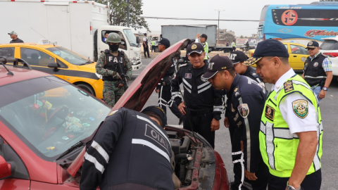 Agentes de la CTE en un operativo