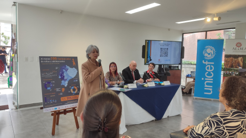 Madres de mujeres, víctimas de femicidio, durante una rueda de prensa, el 10 de diciembre de 2024.