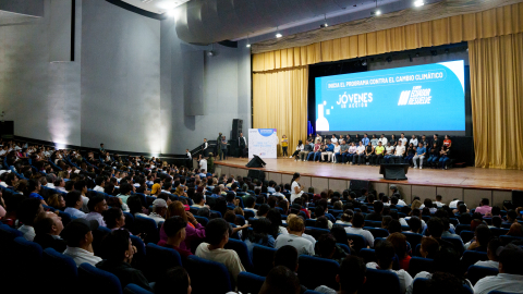 Socialización del programa Jóvenes en Acción en Guayaquil, el 2 de diciembre de 2024.