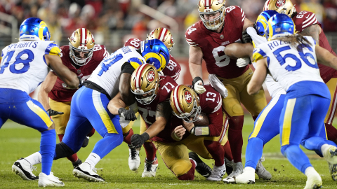 San Francisco 49ers contra Los Angeles Rams durante el tercer cuarto del partido en el Levi's Stadium en Santa Clara, California.