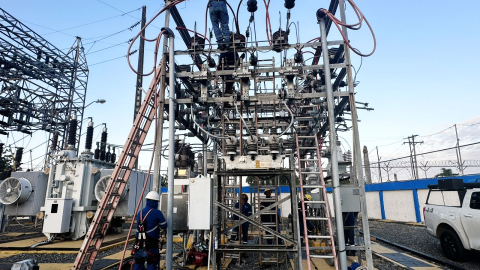 Canciller niega que Colombia restringió la venta de energía eléctrica a Ecuador