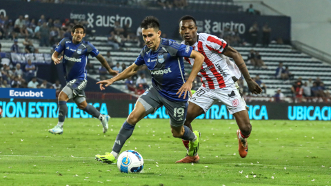 Juan Ruiz Gómez, volante de Emelec, en un partido de la LigaPro el 22 de septiembre de 2024.