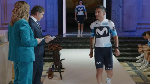 Jefferson Cepeda, ciclista ecuatoriano, en su presentación con el Team Movistar, este miércoles 18 de diciembre de 2024.