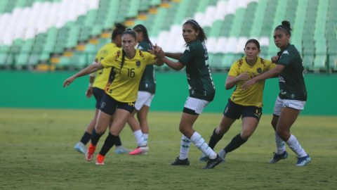 Jugadoras de la selección femenina de Ecuador, durante un amistoso, el 28 de noviembre de 2024.