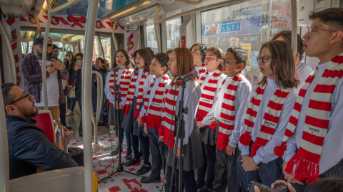 Coro en el tranvía de Cuenca