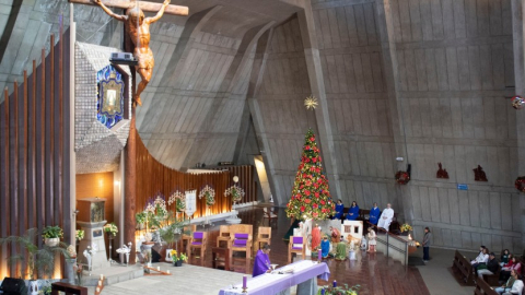 Celebración eucarística en el templo de La Dolorosa, en Quito.