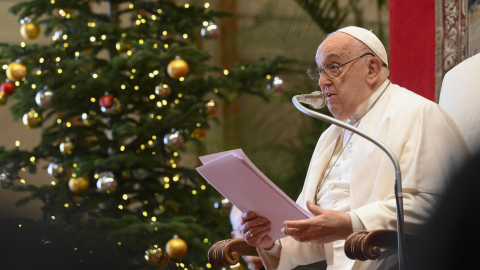 El papa Francisco, durante la audiencia de Navidad del papa con la Curia romana, el sábado 21 de diciembre de 2024.