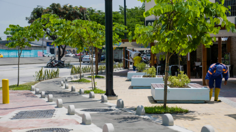 Obras de regeneración en calle Portete, Guayaquil