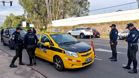 Imagen referencial de un control policial en Quito