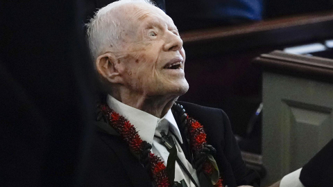 Fotografía de archivo del 29 de noviembre de 2023 del expresidente Jimmy Carter durante el funeral de su esposa, la ex primera dama estadounidense Rosalynn Carter, en Georgia (Estados Unidos). El expresidente Carter, electo en 1976 y ganador del Premio Nobel de la Paz, murió este domingo a los 100 años.