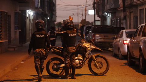 Policías patrullan calles de Durán