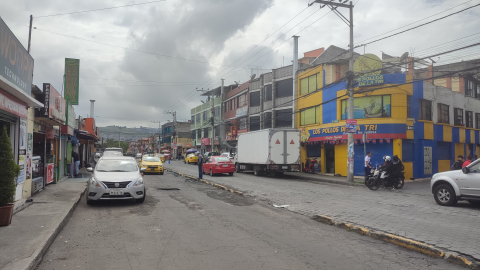 Imagen de la calle La Cocha, en el sur de Quito, uno de los puntos más conflictivos del circuito Turubamba, el 27 de diciembre de 2024.