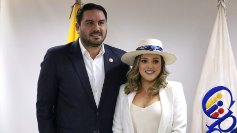 Johanna Verdezoto junto al presidente del CPPCS, Andrés Fantoni, el 28 de agosto de 2024.