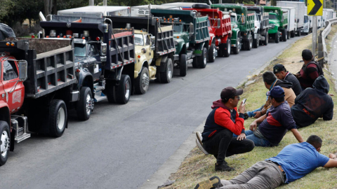 Imagen de archivo del paro camionero en Colombia en una calle de Bogotá, en 2024.