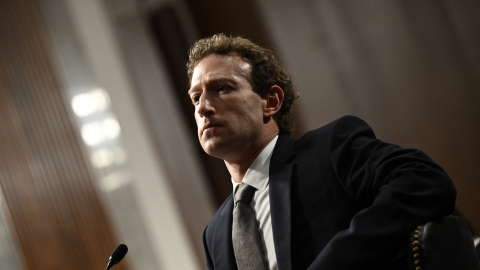 El director ejecutivo de Meta, Mark Zuckerberg, testifica durante un comité del Senado estadounidense durante una audiencia sobre explotación sexual infantil, el 31 de enero de 2024 en Washington DC.