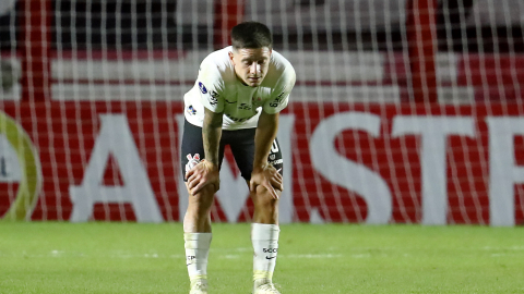 El argentino Rodrigo Garro durante un partido por Copa Sudamericana en Buenos Aires, el 23 de abril de 2024.