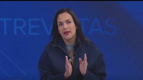 La ministra de Energía (e) Inés Manzano, en Teleamazonas el 10 de enero de 2024.