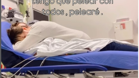 El músico ecuatoriano Troi Alvarado está hospitalizado en Estados Unidos.