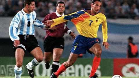 Gilson de Souza, en un partido con la selección ecuatoriana ante Argentina.