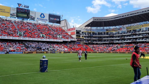 El estadio Rodrigo Paz Delgado, de Liga de Quito, previo a un partido de LigaPro, el 1 de diciembre de 2024.