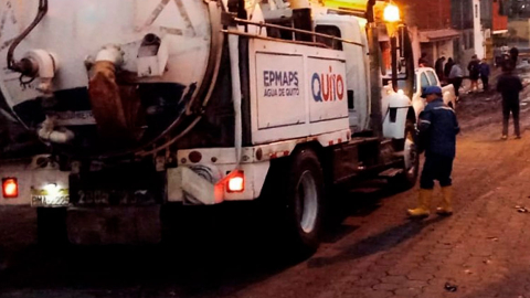 Imagen de archivo de trabajadores de la Empresa de Agua Potable de Quito.