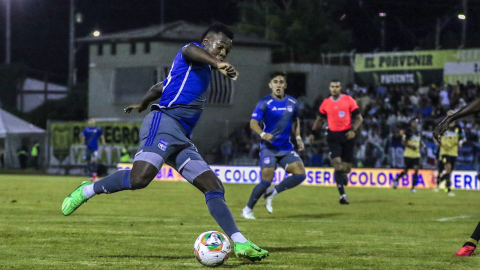 Emelec se enfrentó a Águilas Doradas por la Serie Colombia, el 15 de enero de 2024.