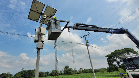 La Comisión de Tránsito del Ecuador clausura uno de los dispositivos de control de velocidad en El Oro, este 15 de enero de 2025.