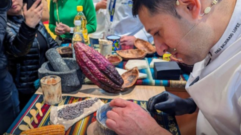 Un chef representando a Quito en la feria gastronómica Madrid Fusión, 2023.