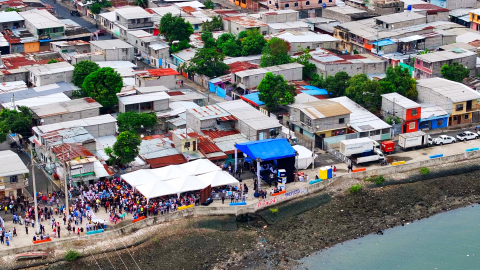 ¿Por qué se suspenden temporalmente las competencias ambientales al Municipio de Guayaquil?