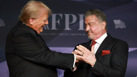 Donald Trump y Sylvester Stallone durante un evento en Mar-a-Lago en noviembre de 2024, en Palm Beach.