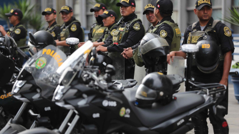 Foto referencial de la policía peruana durante un operativo en Lima.