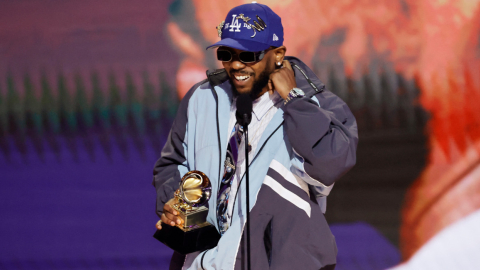 Kendrick Lamar acepta el premio al Mejor Álbum de Rap durante los premios Grammy, el 5 de febrero de 2023 en Los Ángeles, California.