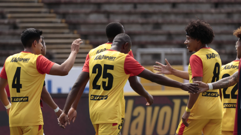 Los jugadores de Aucas celebran uno de los goles en la victoria ante Depoortivo Quito, el 26 de enero de 2025.