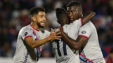 Jugadores de El Nacional festejando un gol en la Copa AFNA, 22 de enero de 2025.